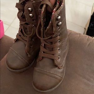 Brown boot